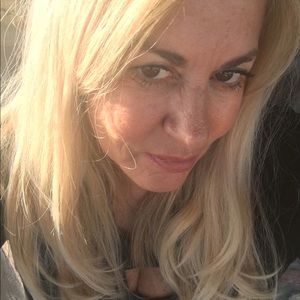 Meet your Posher, Debbie